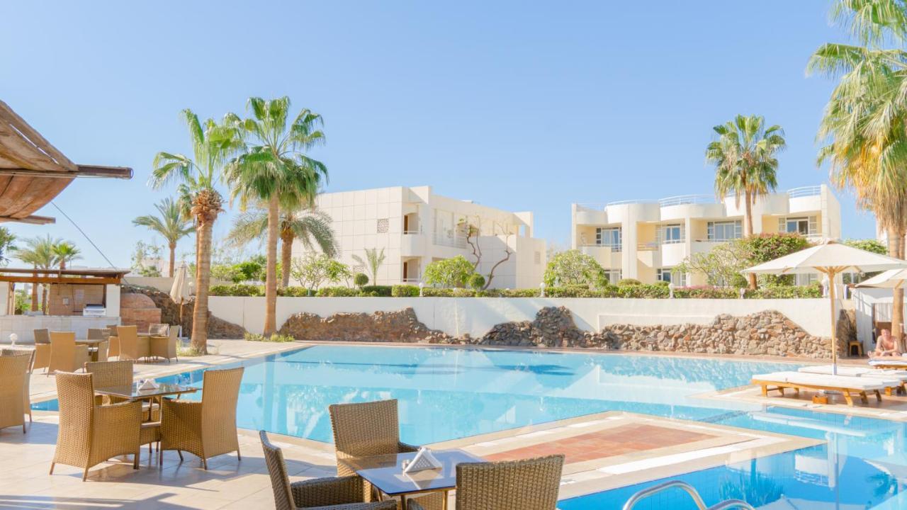 Sharm Reef Hotel beach